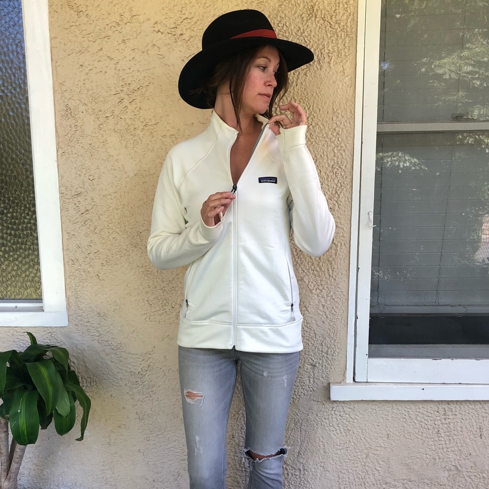 PATAGONIA Snow White Classic Zip Up w/ Thumb Holes